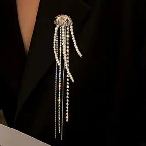 Jellyfish Pearl Crystal Silver Brooch